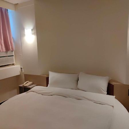 Dc Hotel Taichung Exterior photo