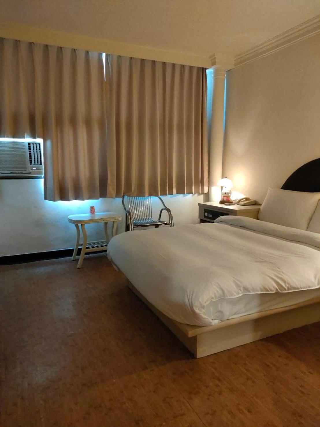 Dc Hotel Taichung Exterior photo
